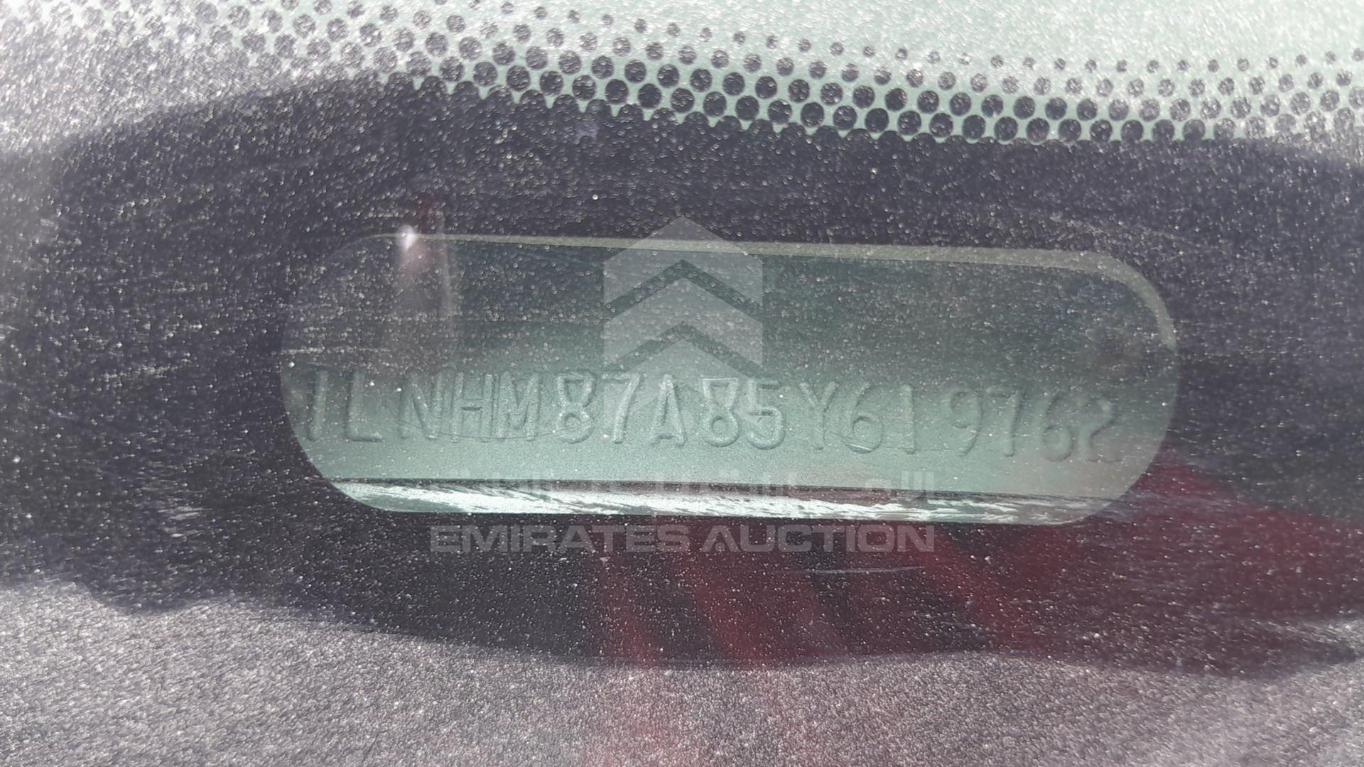 0 LINCOLN --- VIN: 1LNHM87A85Y619762