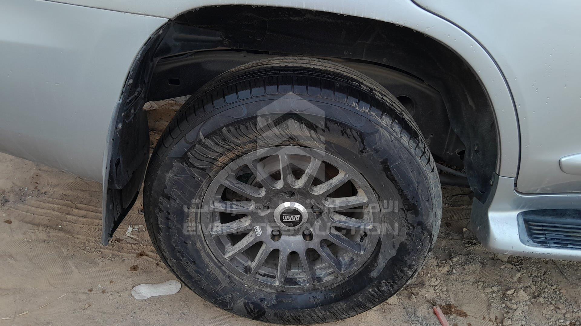 2009 LEXUS LX 570 VIN: JTJHY00W994024879