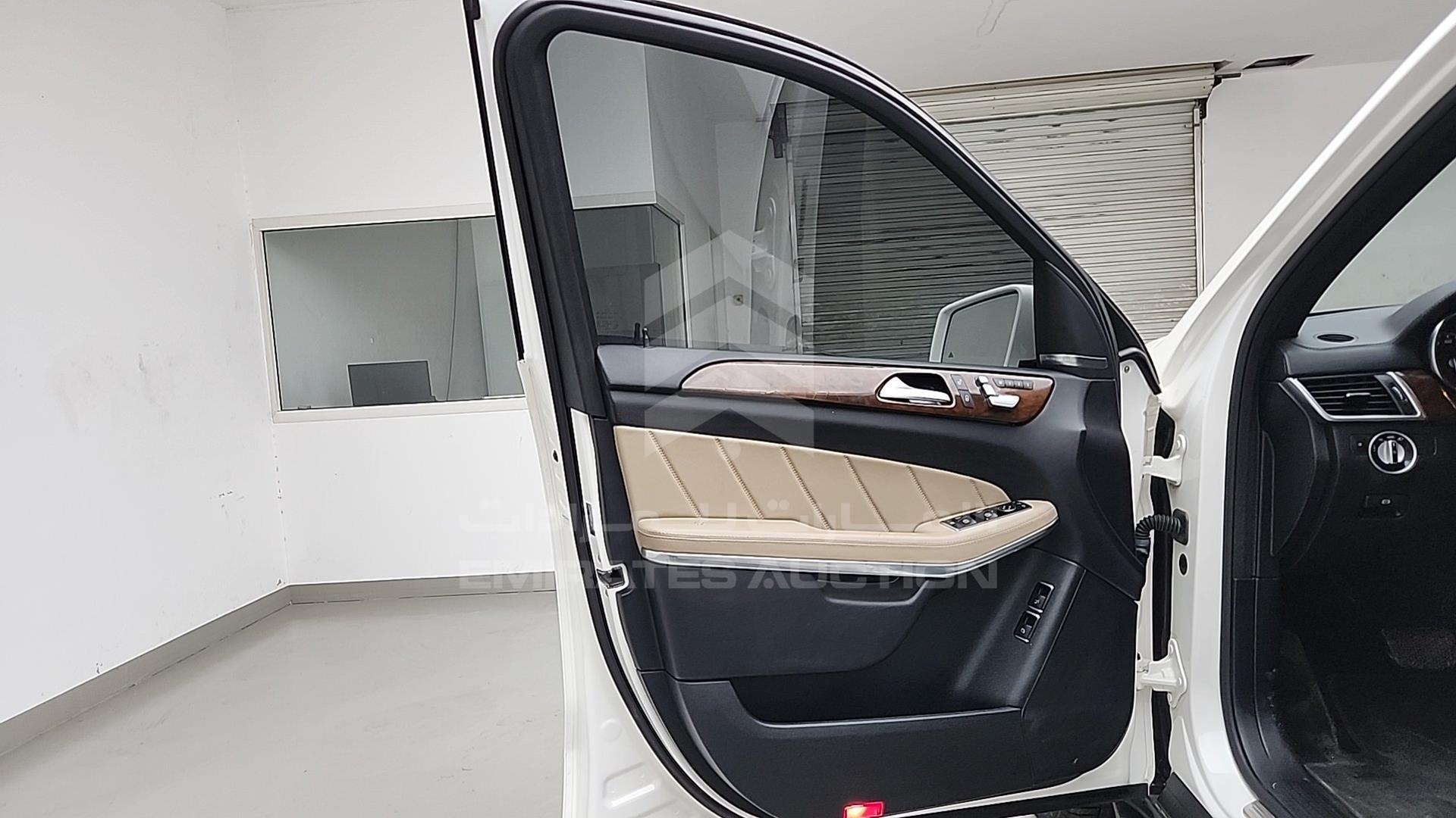 2015 MERCEDES GL 550 VIN: 4JGDF7DE7FA508690