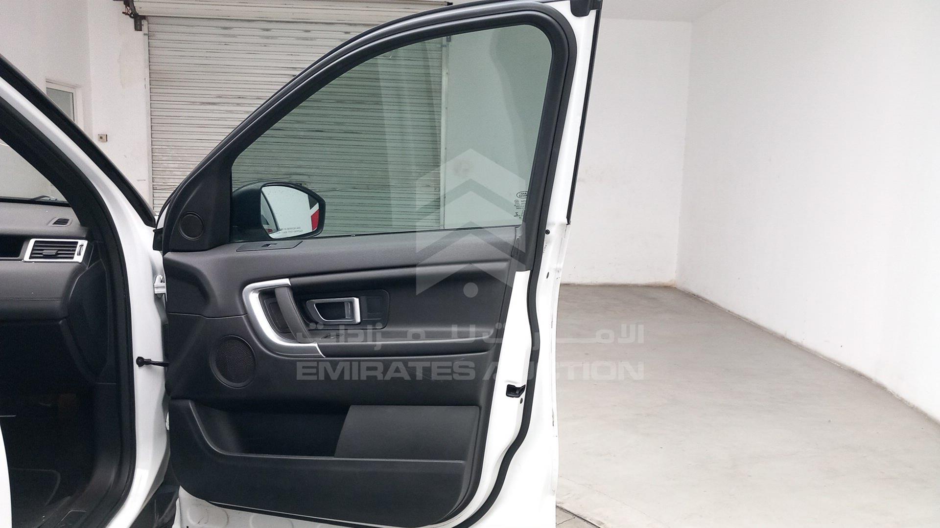 2017 LAND ROVER DISCOVERY VIN: SALCP2BG3HH690993