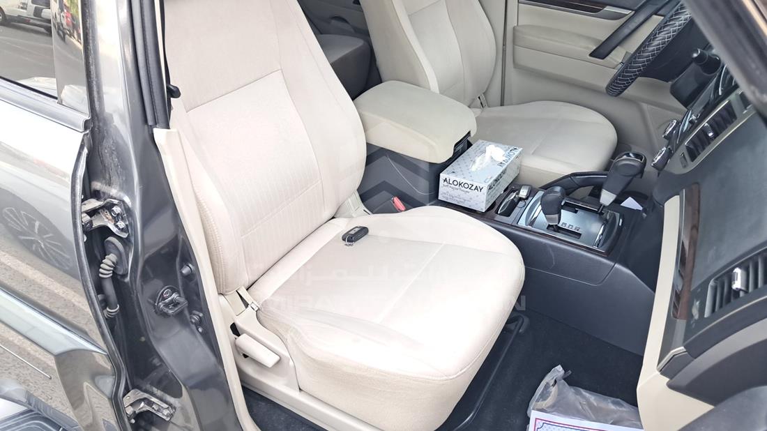 2017 Mitsubishi Pajero — Front Right Passenger Seat View — Photo 25