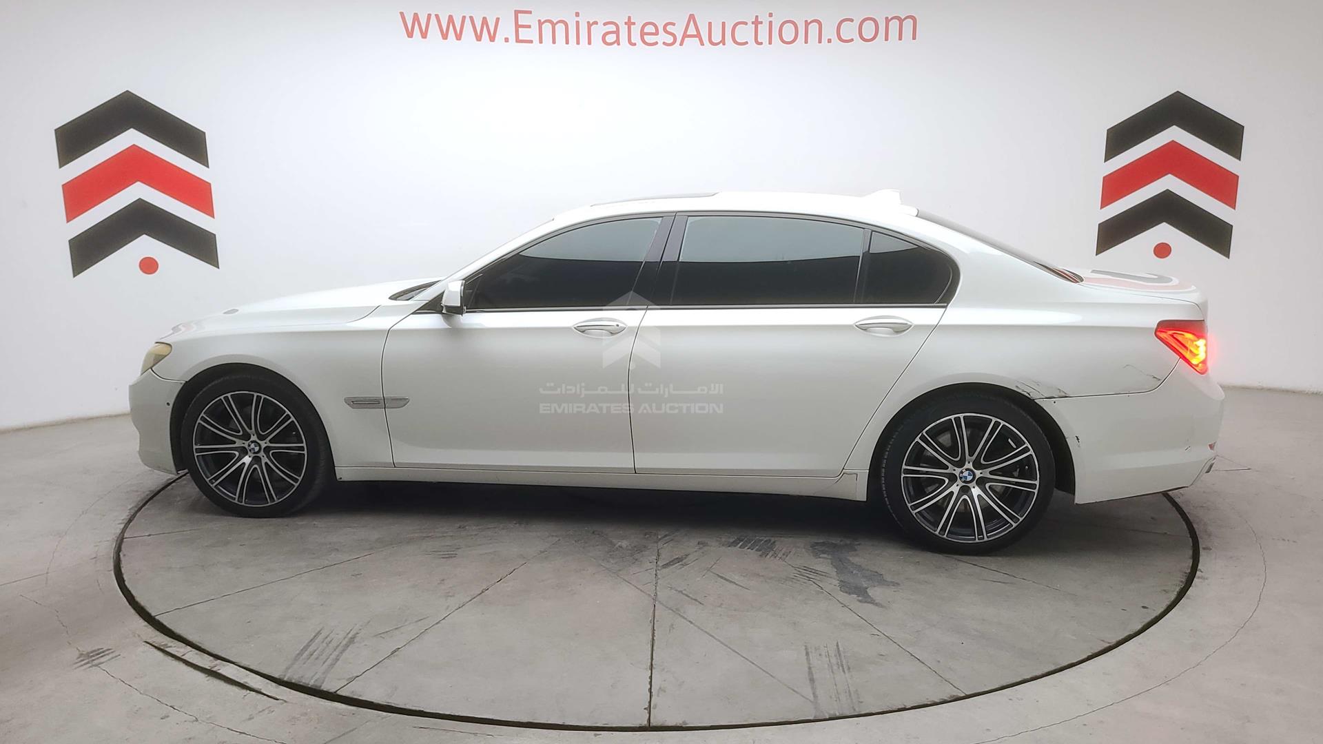 2009 BMW 750 I VIN: WBAKB81069CY52975