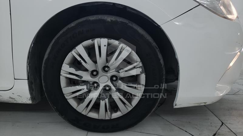 6T1BF9FK6HX692658 Auction: EmiratesAuction Lot: 436635 6T1BF9FK6HX692658 Toyota Camry 2017 WHITE Photo 28