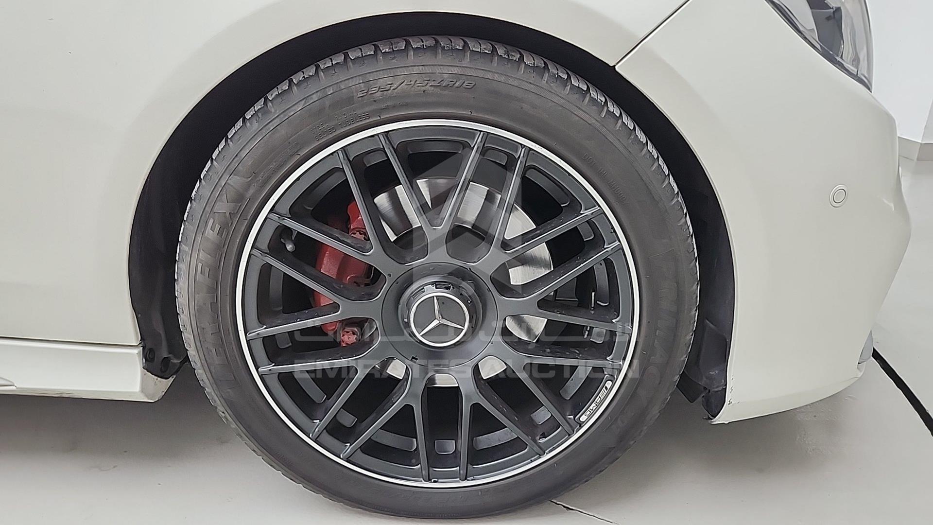2010 MERCEDES E 300 VIN: WDDHF5EB7AA258364