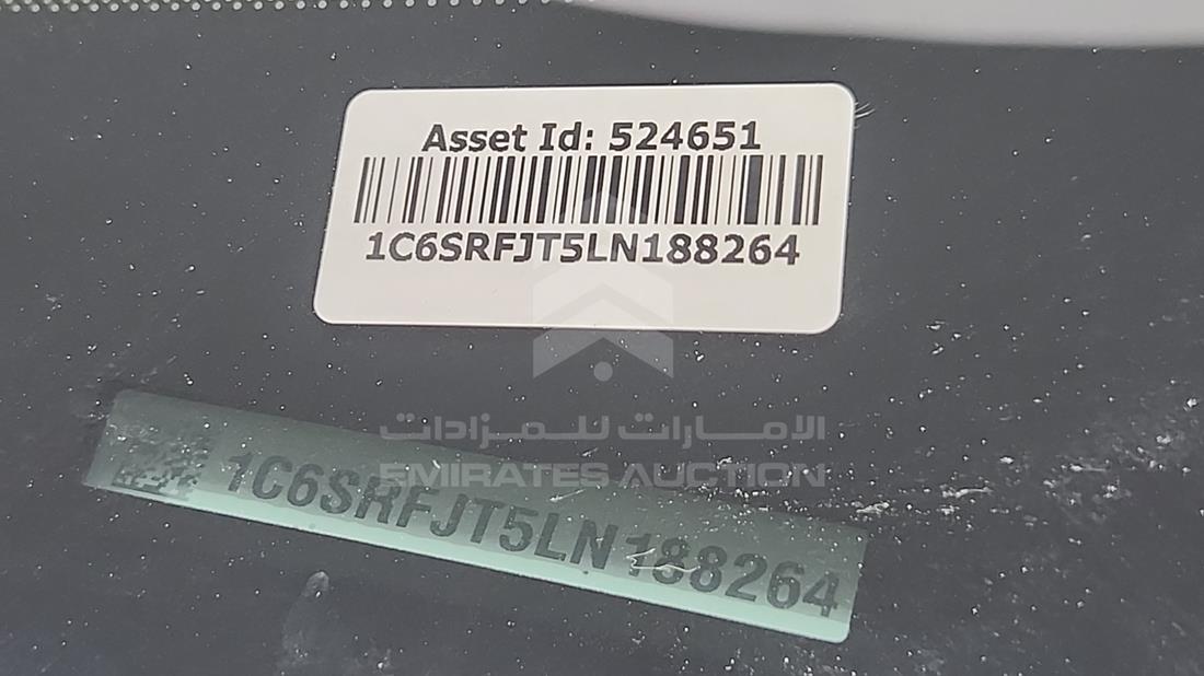 دودج رام 2020 — رقم الشاسيه على الهيكل — صورة 4