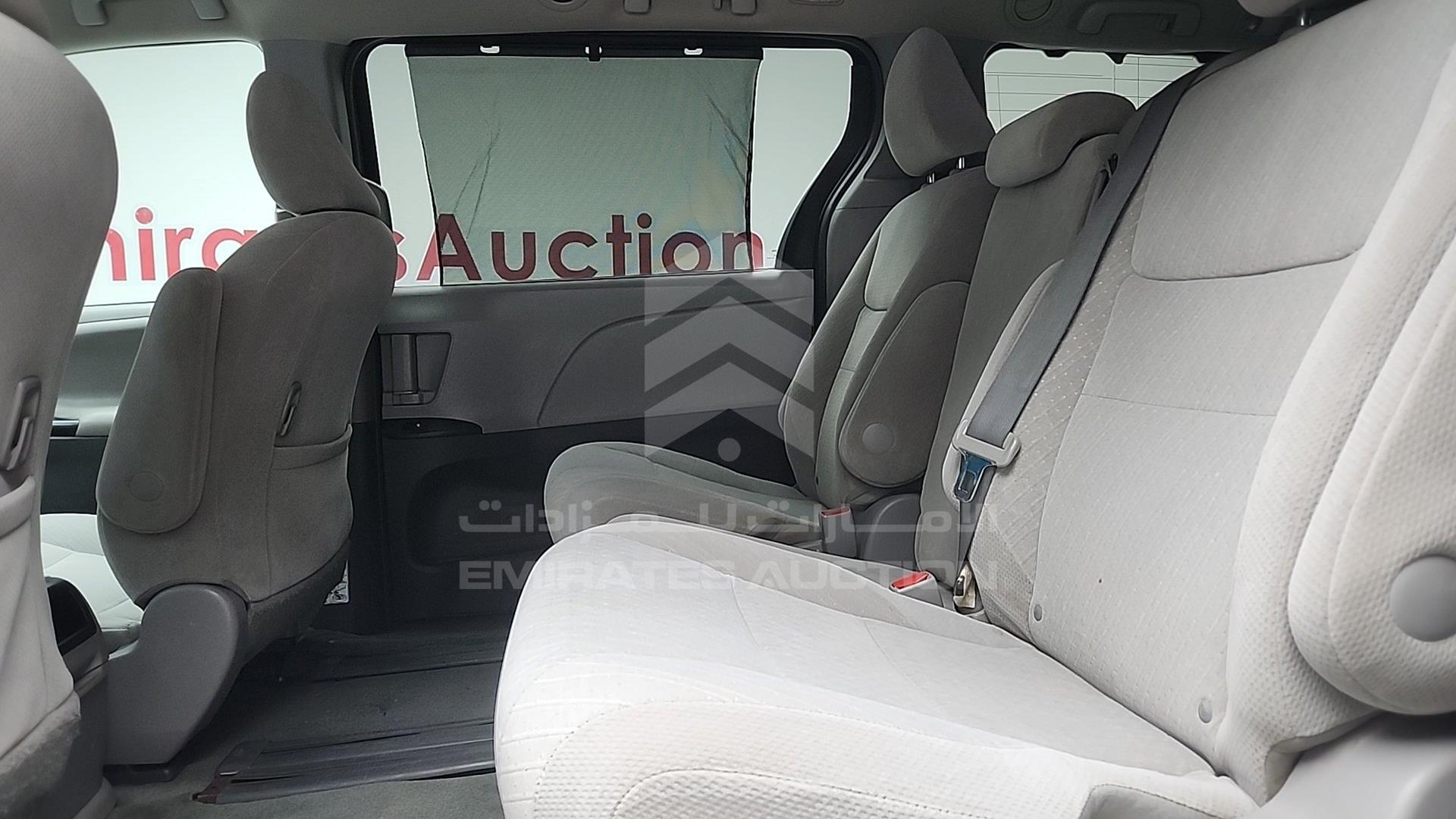 2017 TOYOTA SIENA VIN: 5TDKZ3DC6HS835890