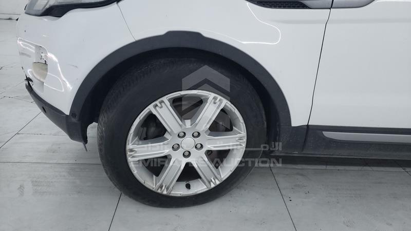 SALVA2BG4FH967657 Auction: EmiratesAuction Lot: 405169 SALVA2BG4FH967657 Range Rover Evoque 2015 WHITE Photo 31
