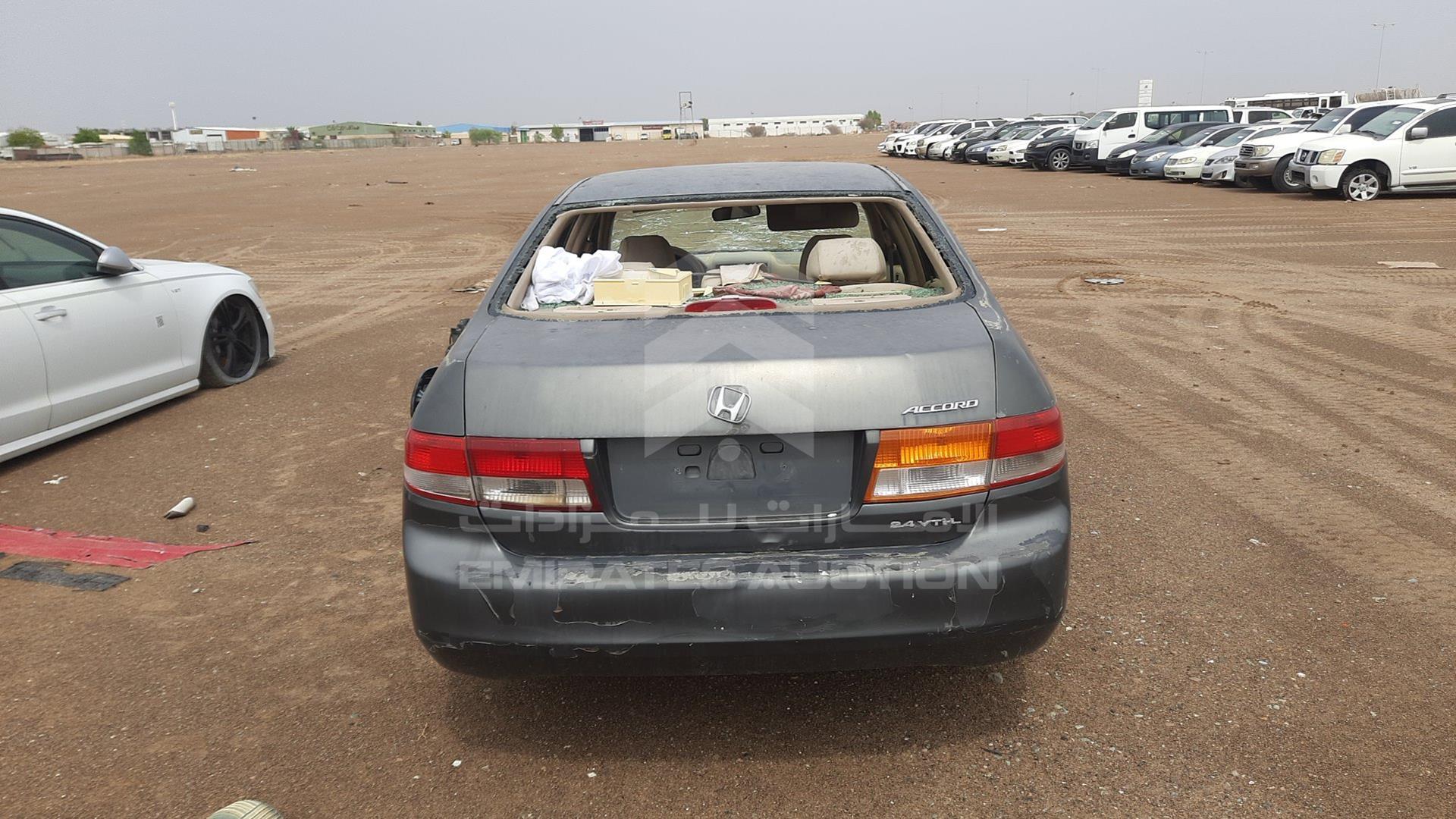 2005 HONDA ACCORD VIN: JHMCM56595C400192