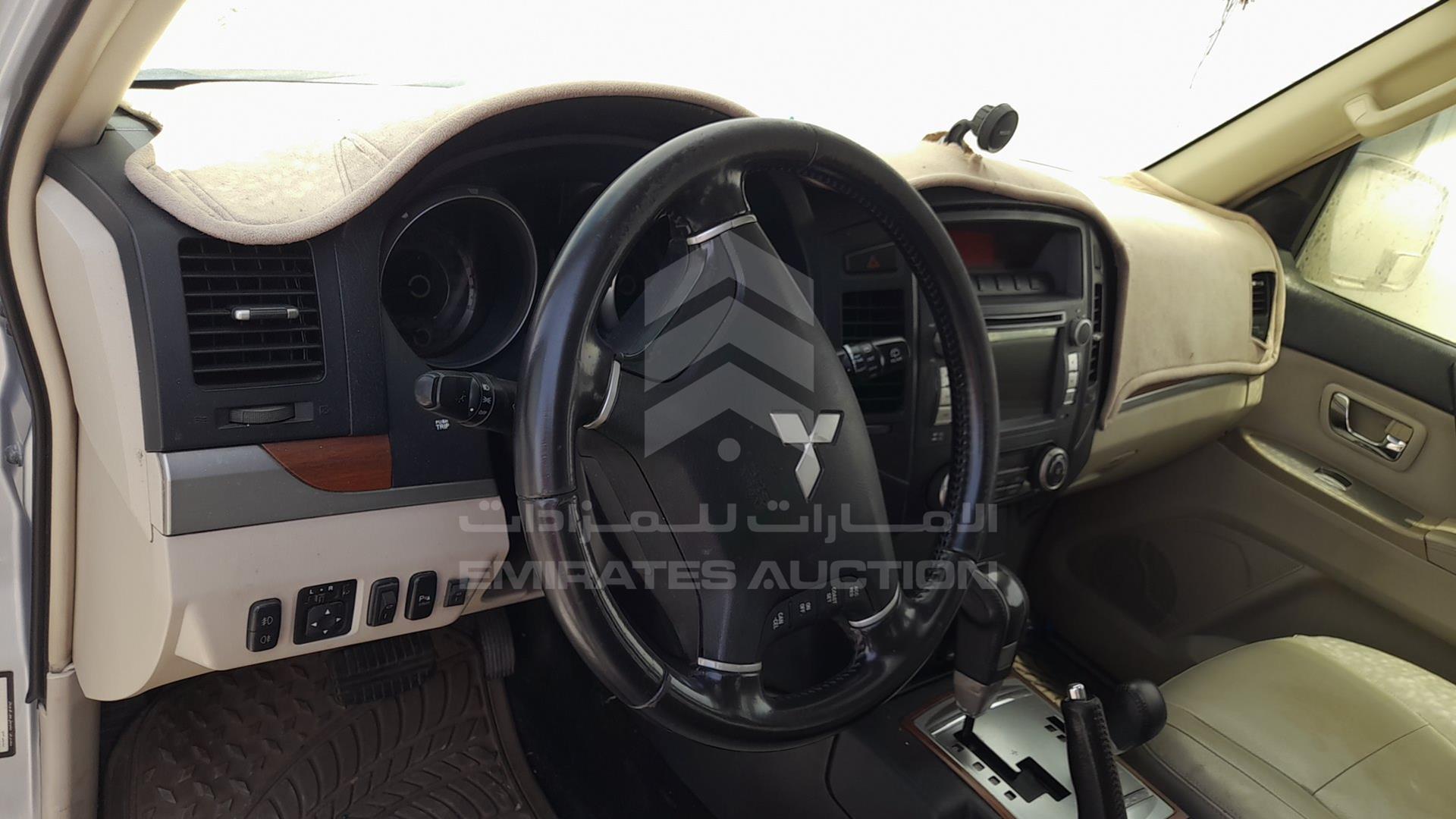 2008 MITSUBISHI PAJERO VIN: JMYLRV93W8J721894