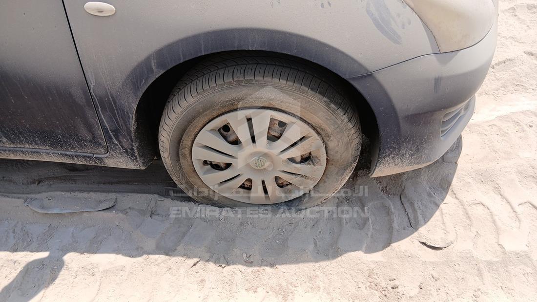 نيسان تيدا 2015 — الإطار الأمامي الأيمن — صورة 29