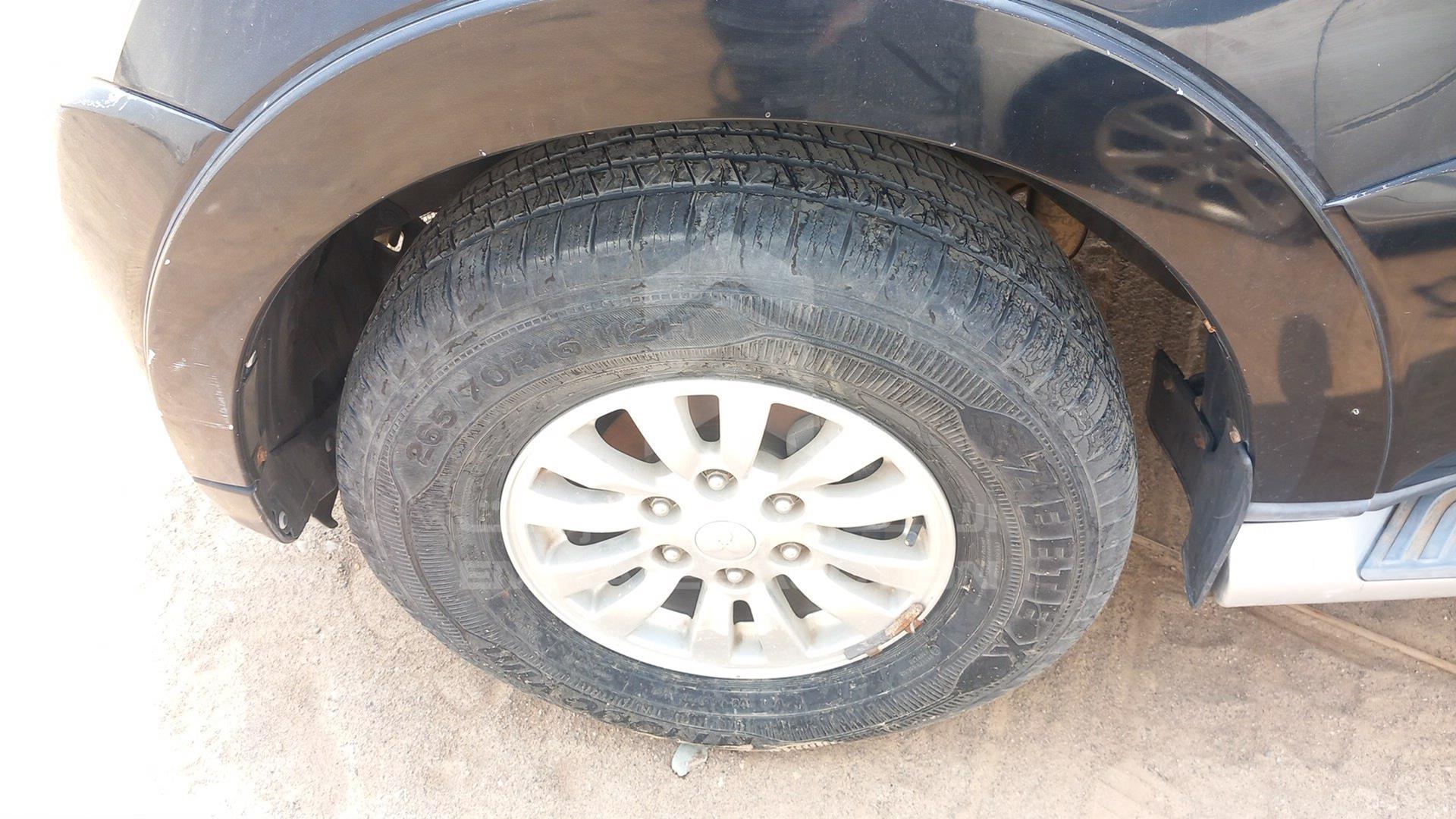 2010 MITSUBISHI PAJERO VIN: JMYLRV95WAJ715031