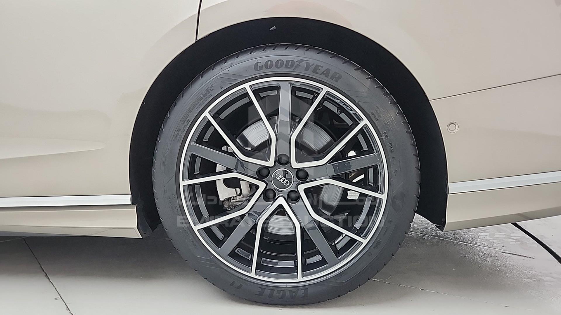 2019 AUDI A8 L VIN: WAUZZZF87KN003737