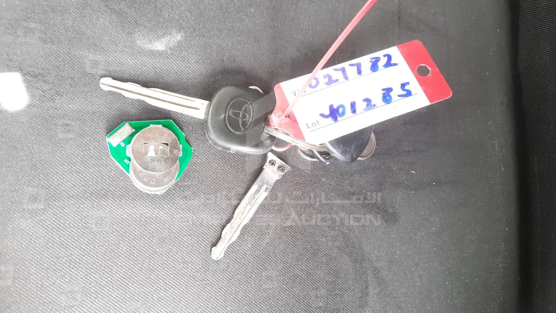2006 TOYOTA YARIS VIN: JTDKW923465027782