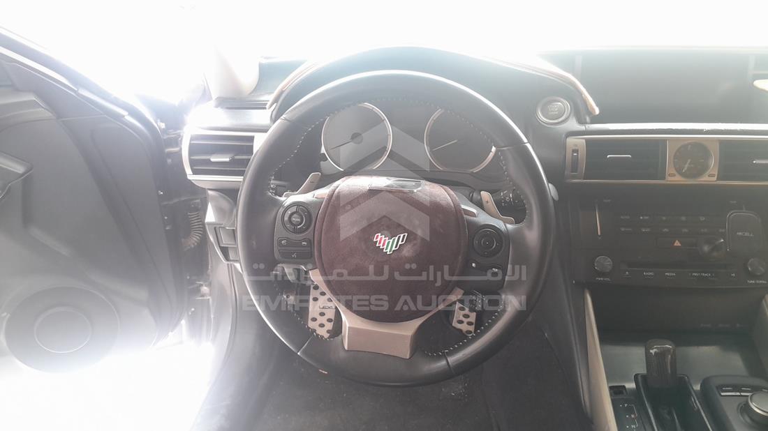 لكزس اى اس 250 2014 — التحكمات في عجلة القيادة — صورة 15