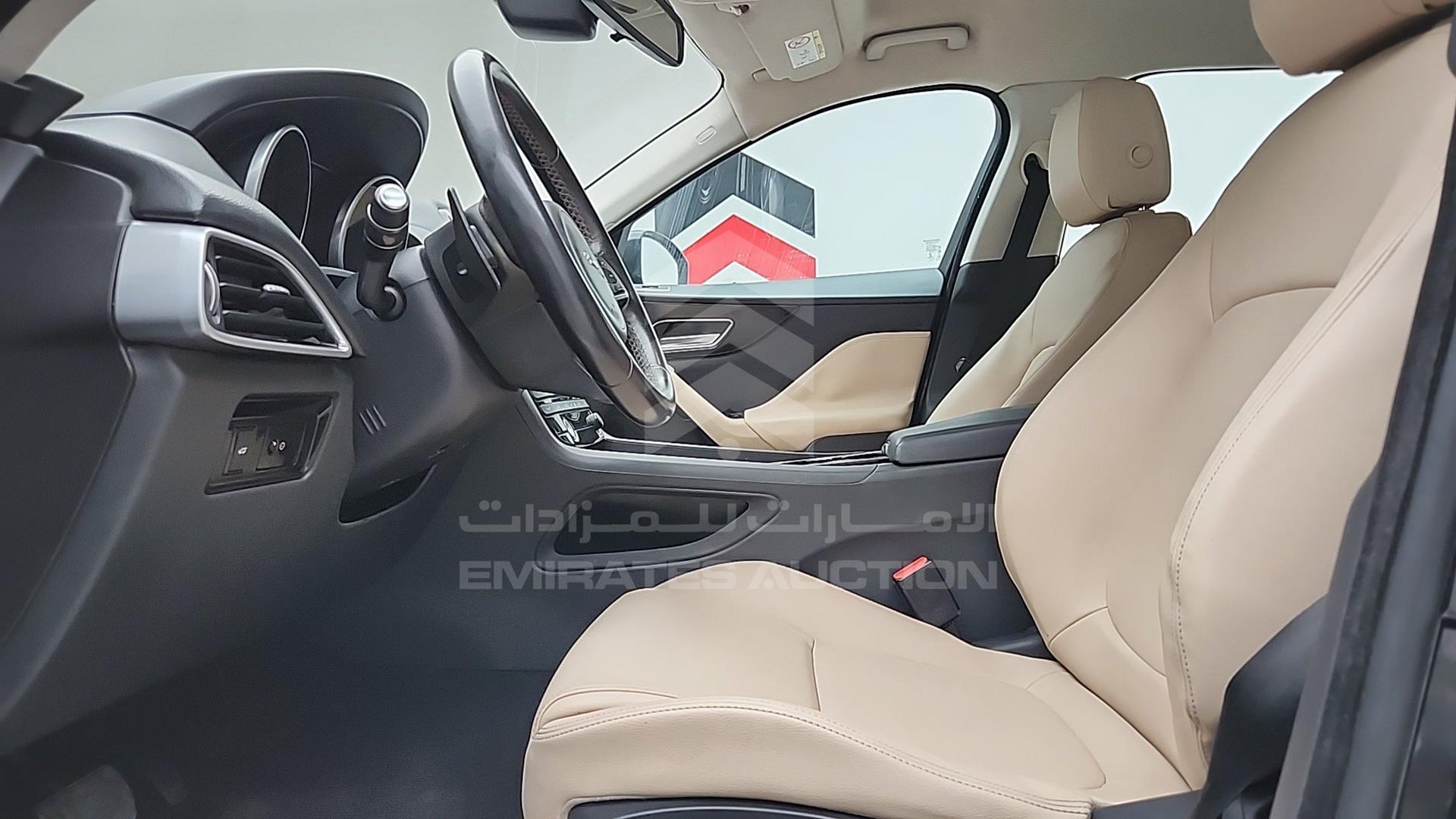 2017 JAGUAR F-PACE VIN: SADCA2BV1HA055730
