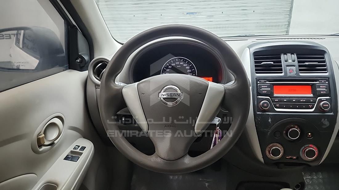 نيسان صني 2019 — التحكمات في عجلة القيادة — صورة 13