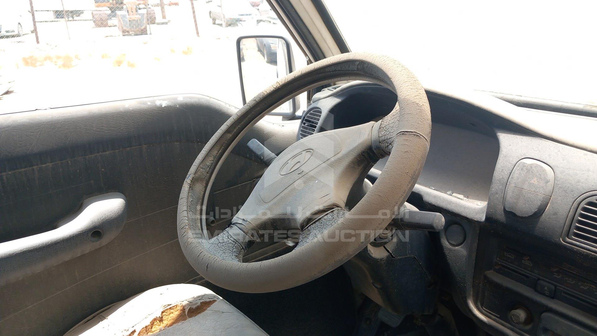 2002 HYUNDAI H100 VIN: KMFFD27G22K508253