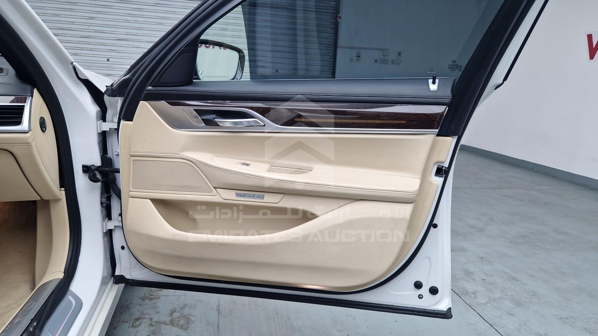 2016 BMW 740 LI VIN: WBA7E2107GG402235