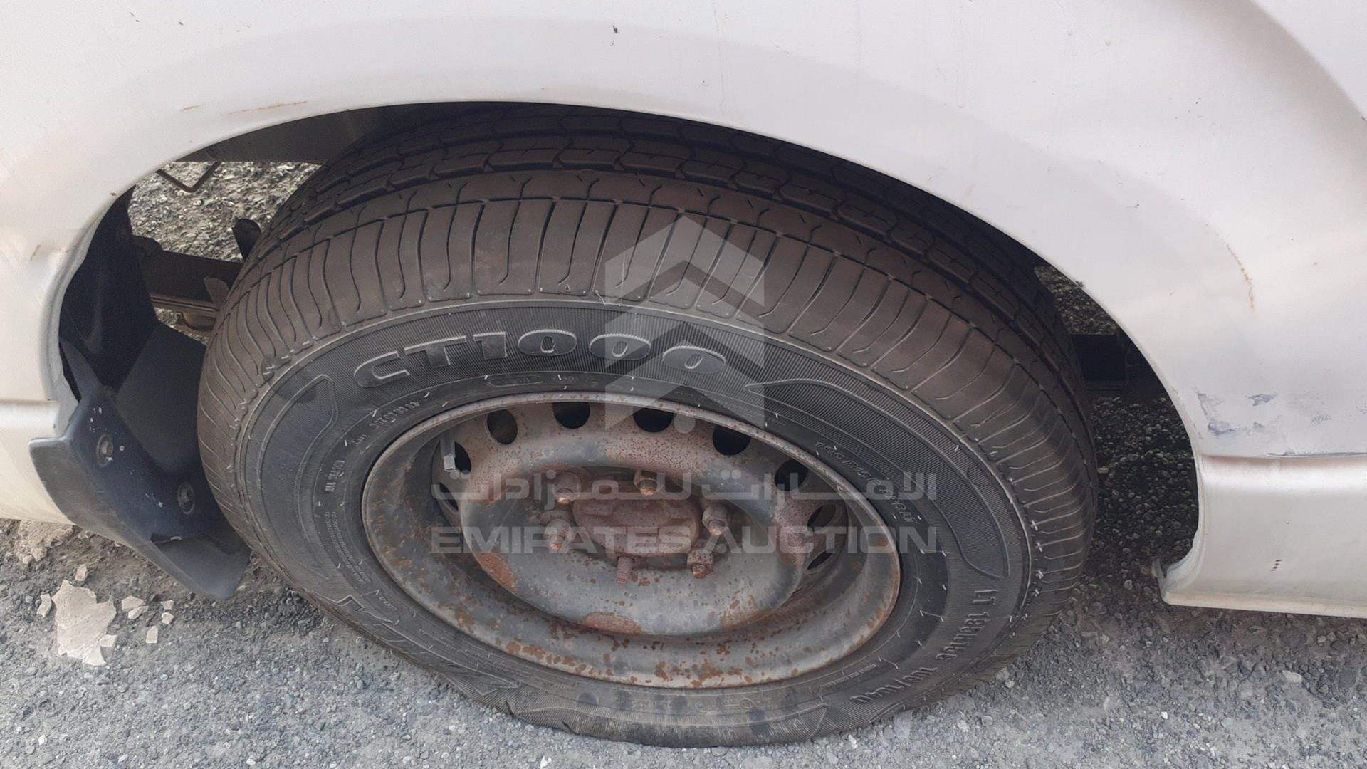 2005 TOYOTA HIACE VIN: JTGJX02P750002445