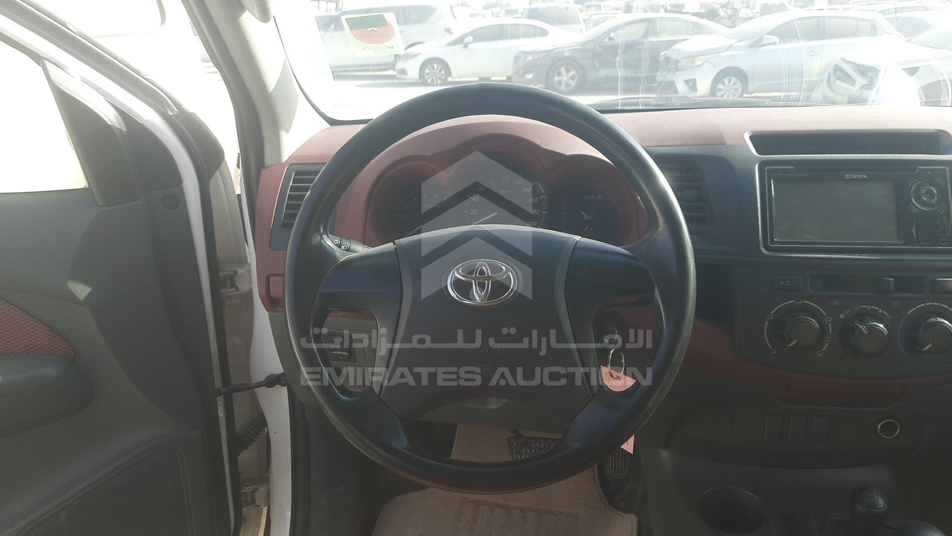 2014 TOYOTA HILUX VIN: MR0FX22G5E1111738