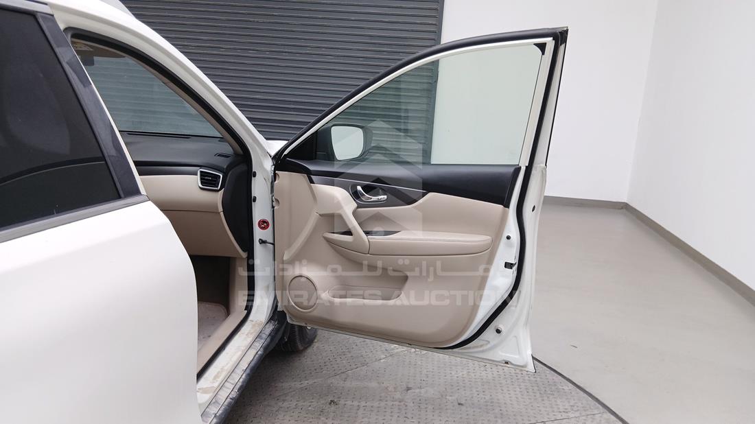2015 Nissan X-Trail — Front Right Door — Photo 29