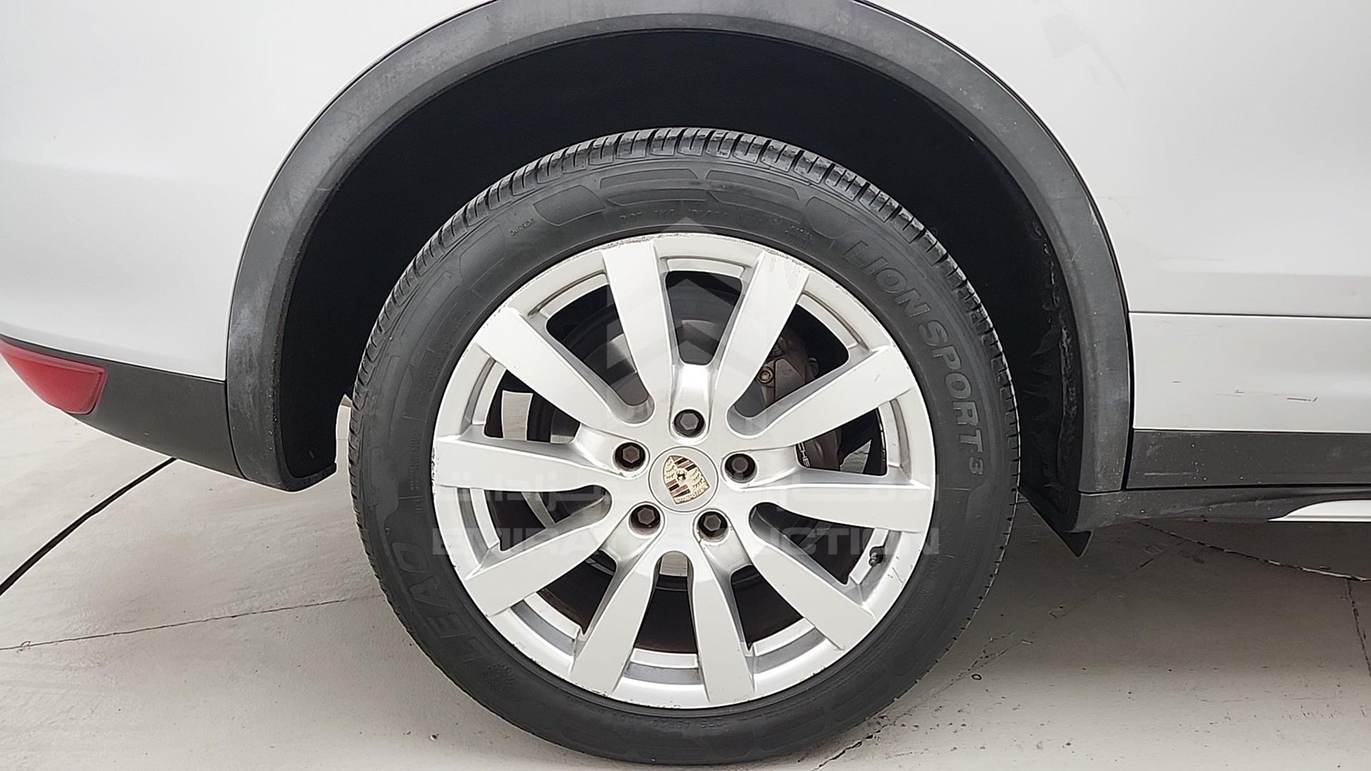 2013 PORSCHE CAYENNE VIN: WP1ZZZ92ZDLA01710