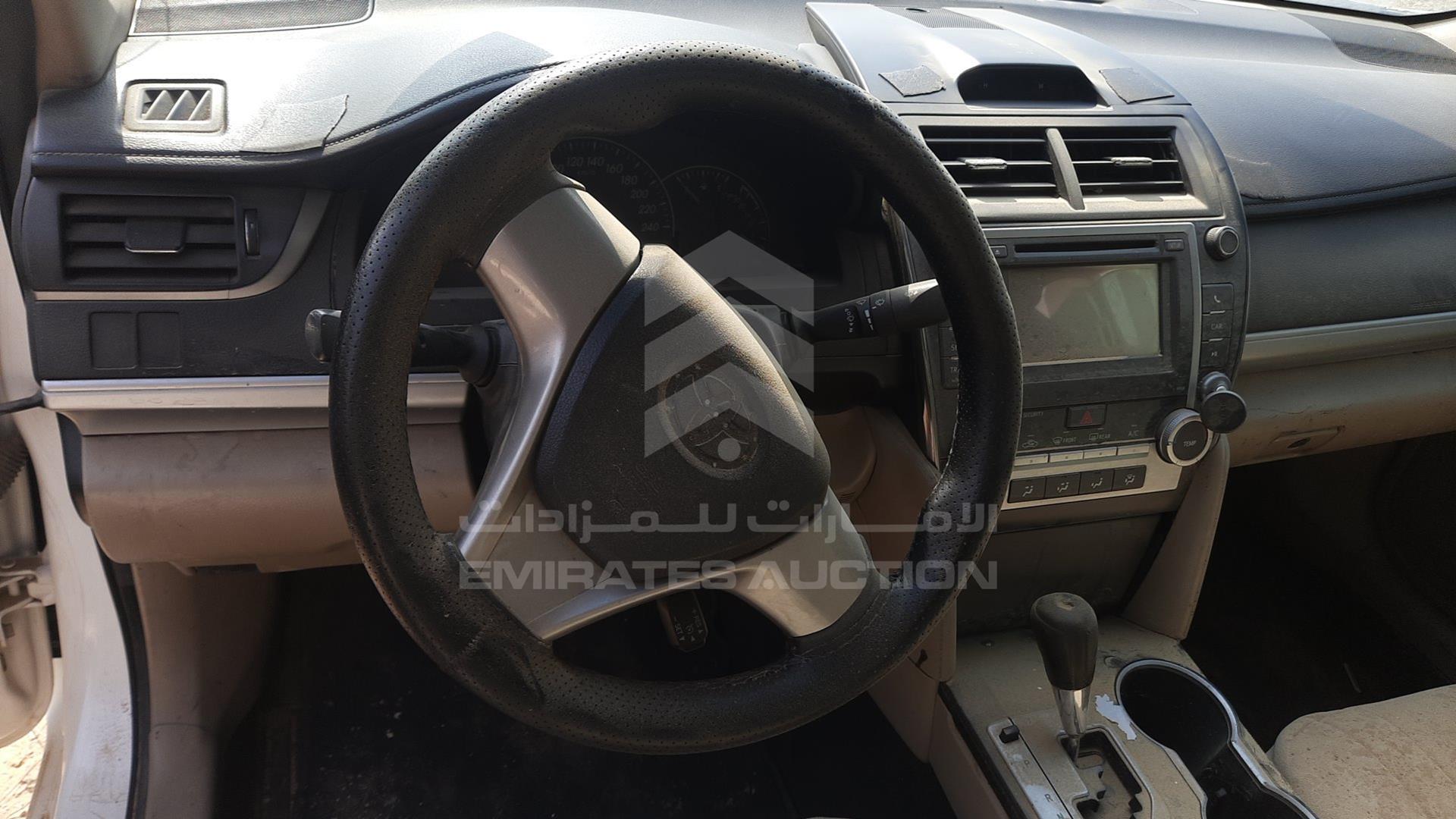 2015 TOYOTA --- VIN: 6T1BF9FK7FX585549