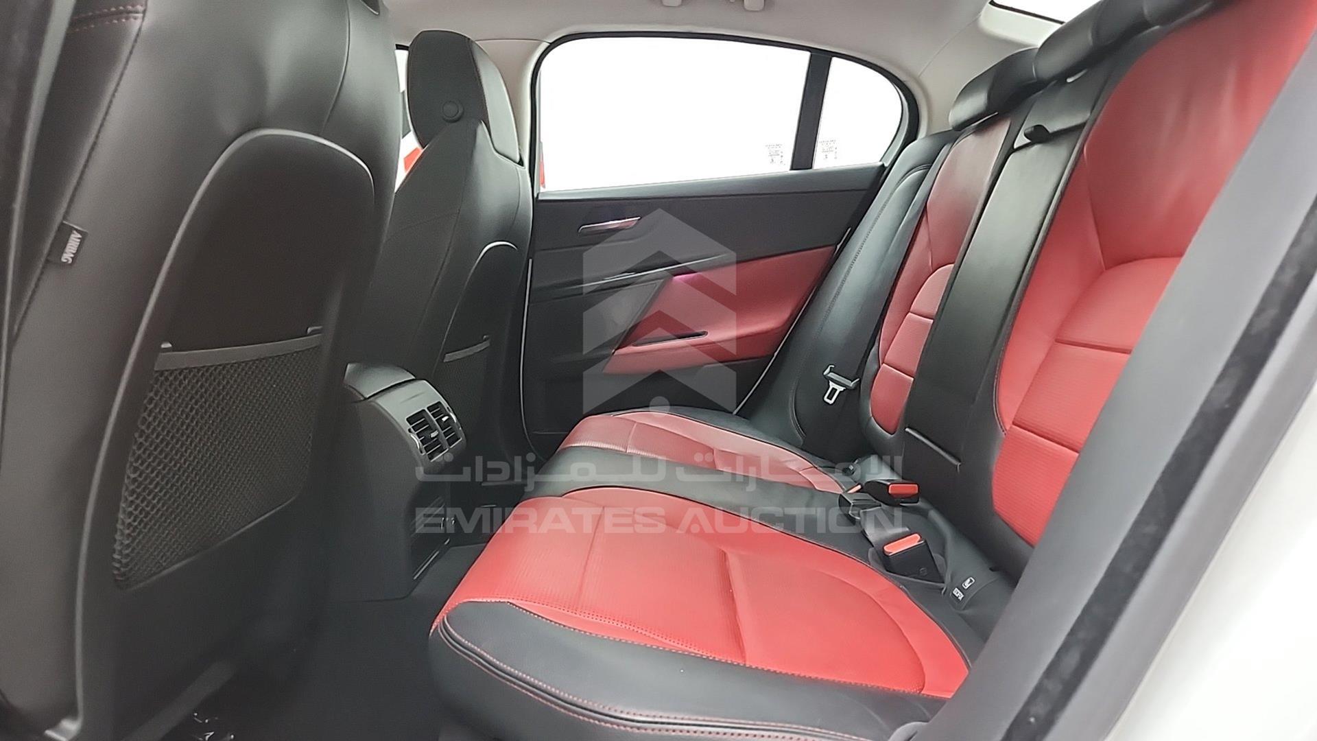 2016 JAGUAR XE VIN: SAJAB4BG8GA924028