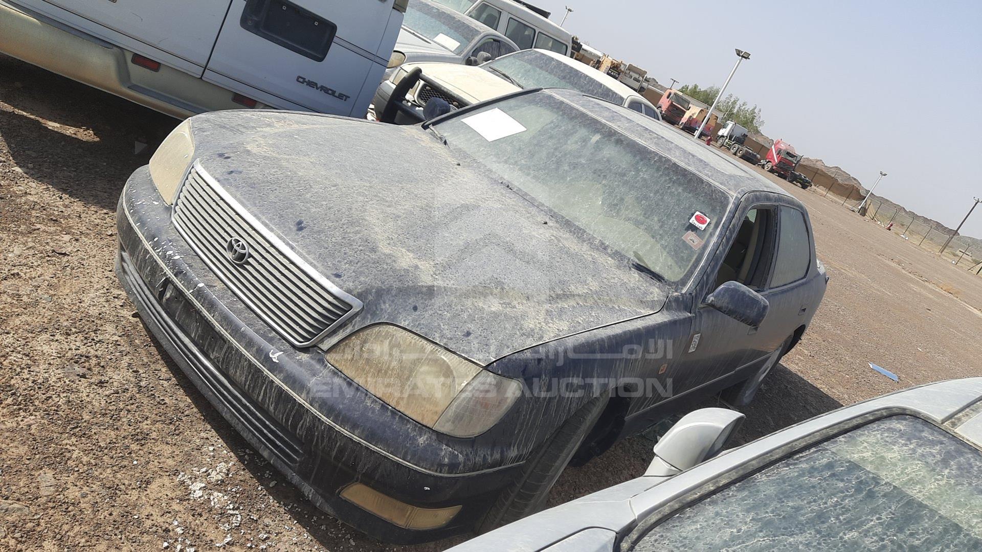 2000 LEXUS LS400 VIN: JT153UF2000128564