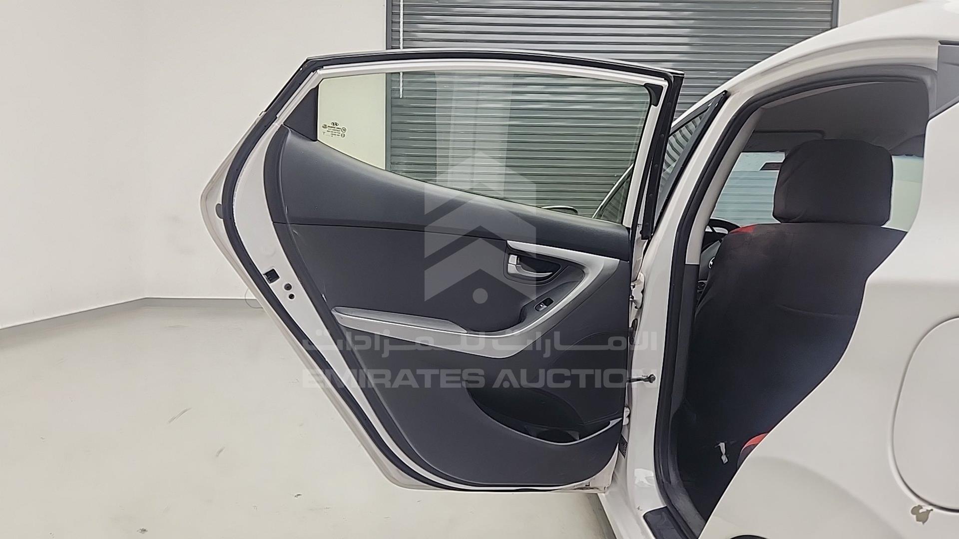 2014 HYUNDAI ELANTRA VIN: KMHDG41C6EU854824