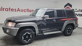 2021 Nissan Patrol — Front Left Angle — Photo 5 — Thumbnail