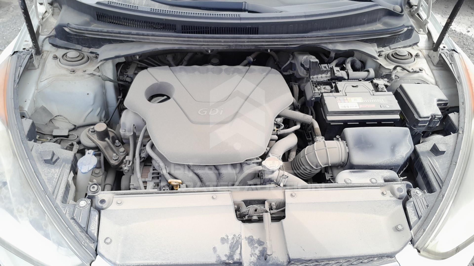 2016 HYUNDAI VELOSTER VIN: KMHTC6AD1GU271110