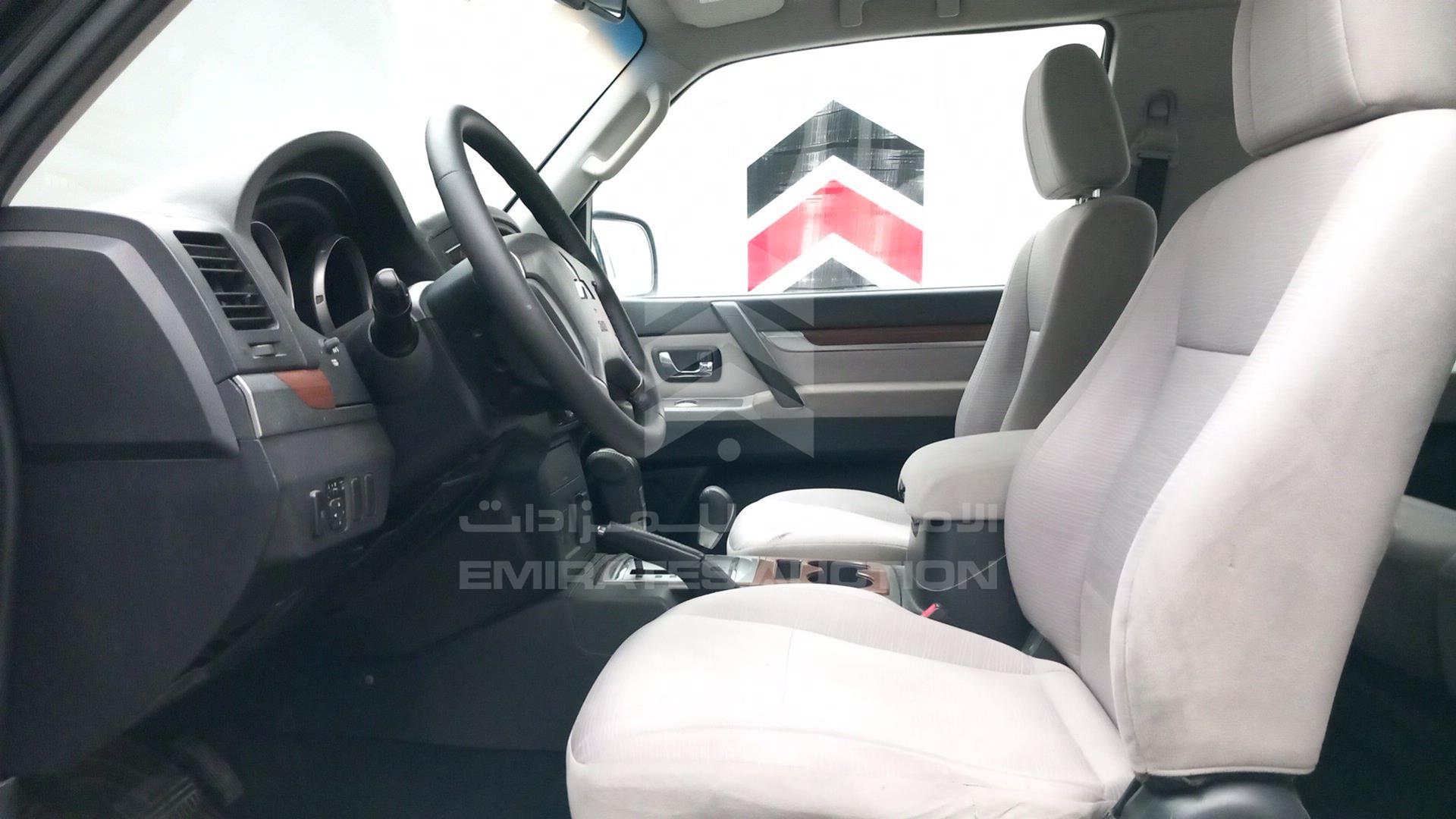 2009 MITSUBISHI PAJERO VIN: JMYMRV83W9J707496