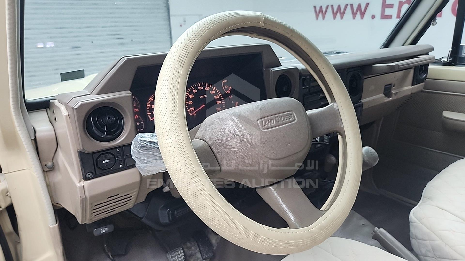 2009 TOYOTA LAND CRUISER VIN: JTFLJ73J196052911