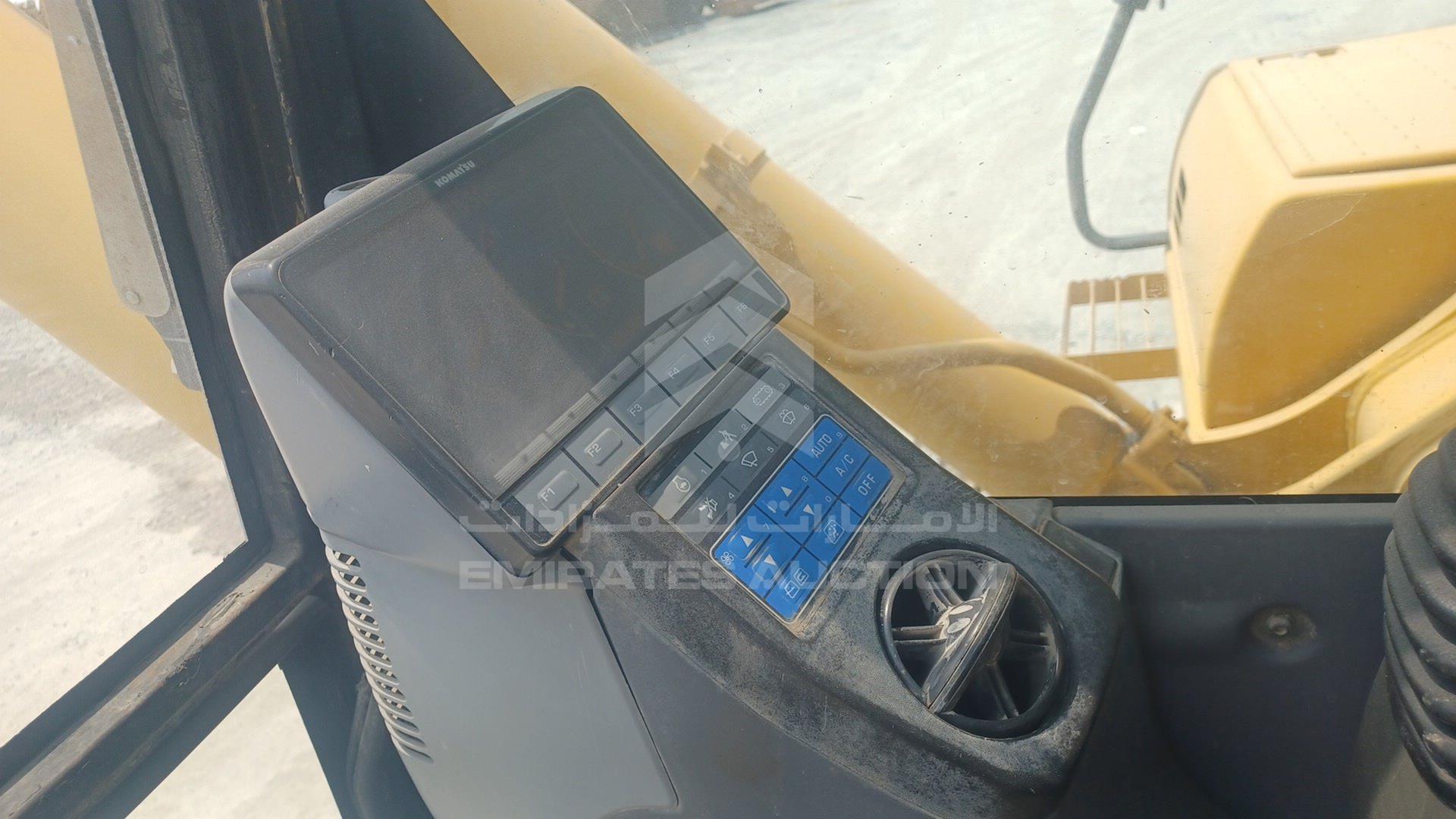 2012 KOMATSU PC400-8 VIN: KMTPC192T02071036