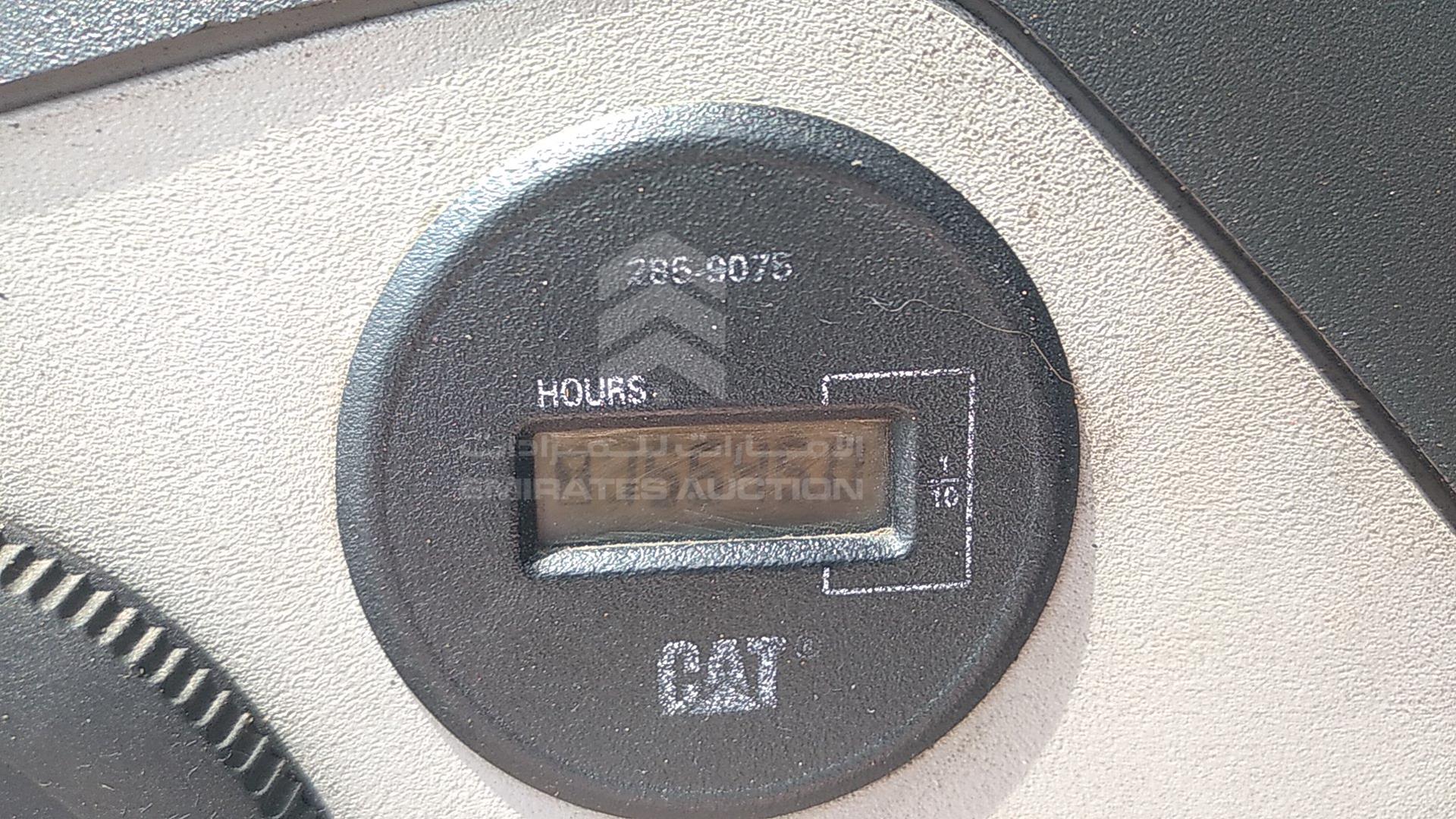 2009 CATERPILLAR 422E VIN: CAT0422EAHBE02781