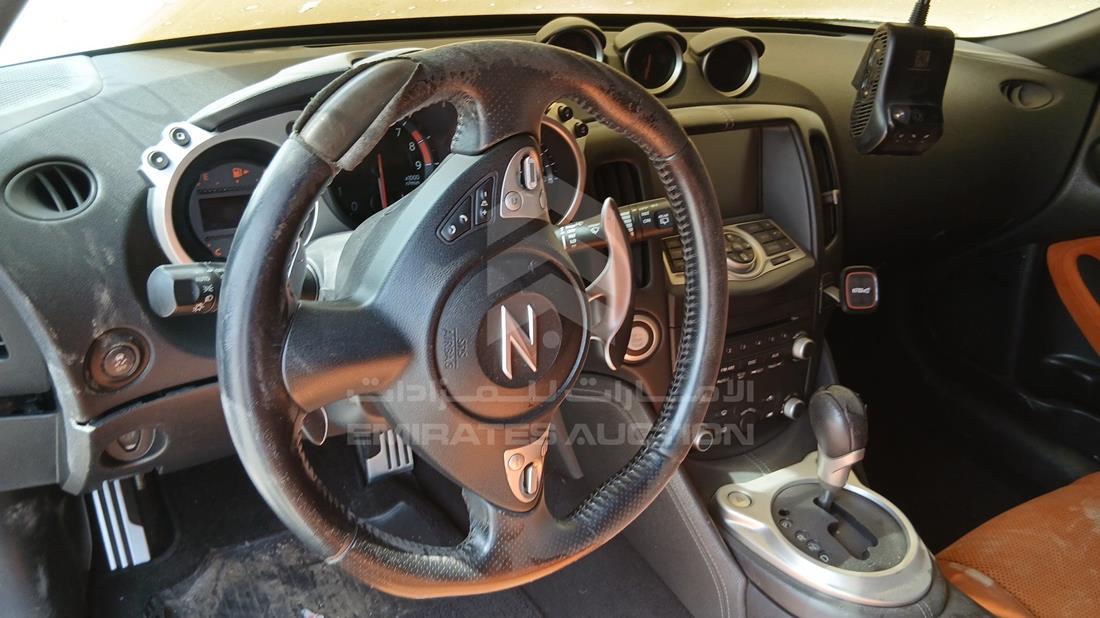 نيسان 370 Z 2014 — التحكمات في عجلة القيادة — صورة 13
