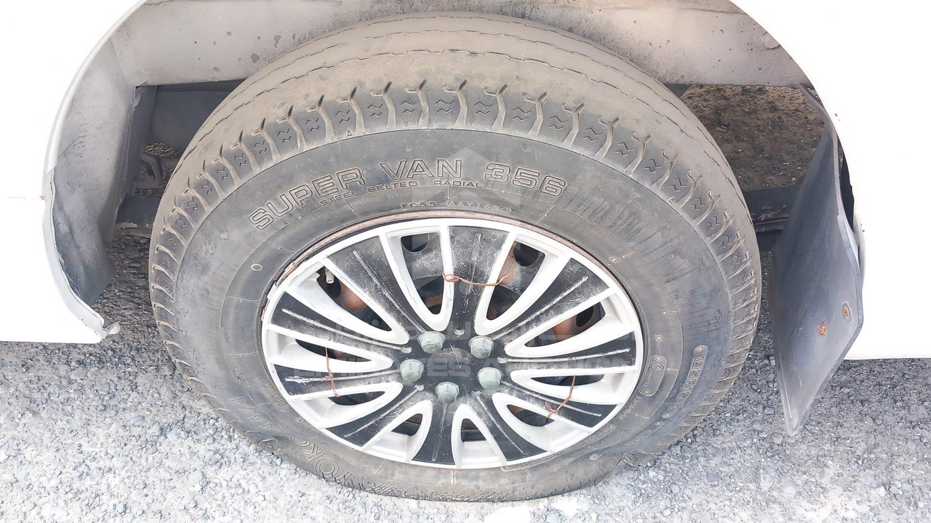 2009 TOYOTA HIACE VIN: JTGJX02P395008493
