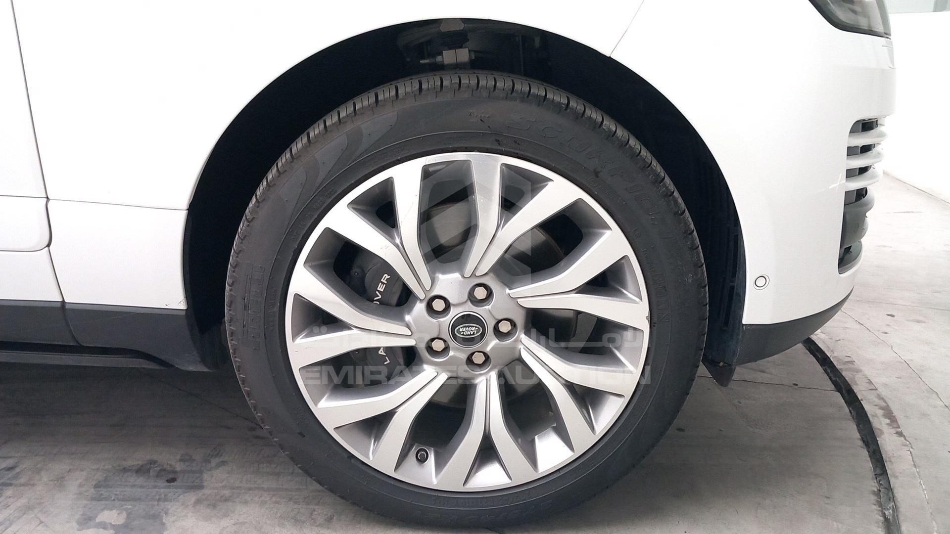 2018 RANGE ROVER HSE VIN: SALGA2BV0JA389243