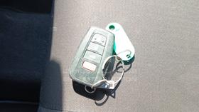 2024 Toyota Camry — Keys — Photo 4 — Thumbnail