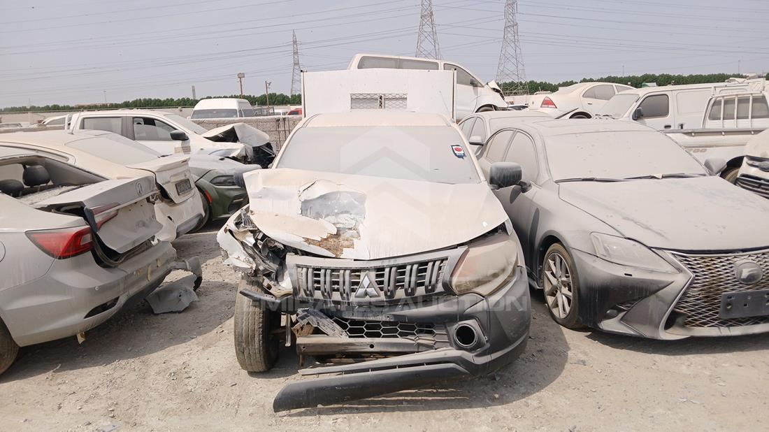 2016 Mitsubishi L 200 — Full Front View — Photo 1