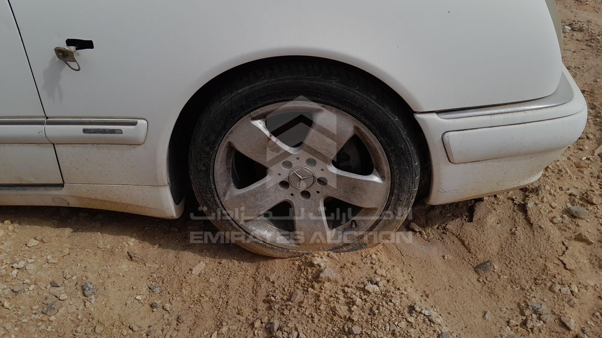 0 MERCEDES E320 VIN: WDB2100351A347598