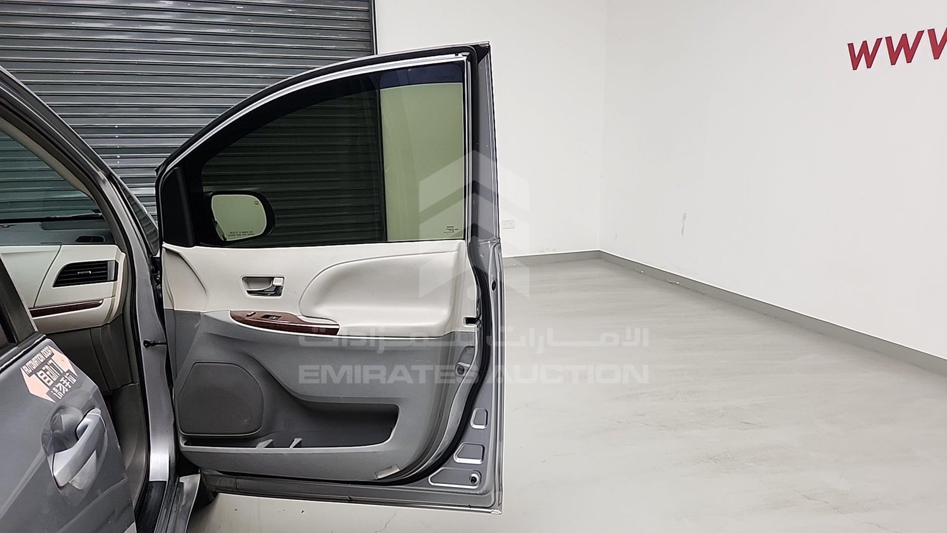 2013 TOYOTA SIENNA VIN: 5TDDK3DC3DS057328