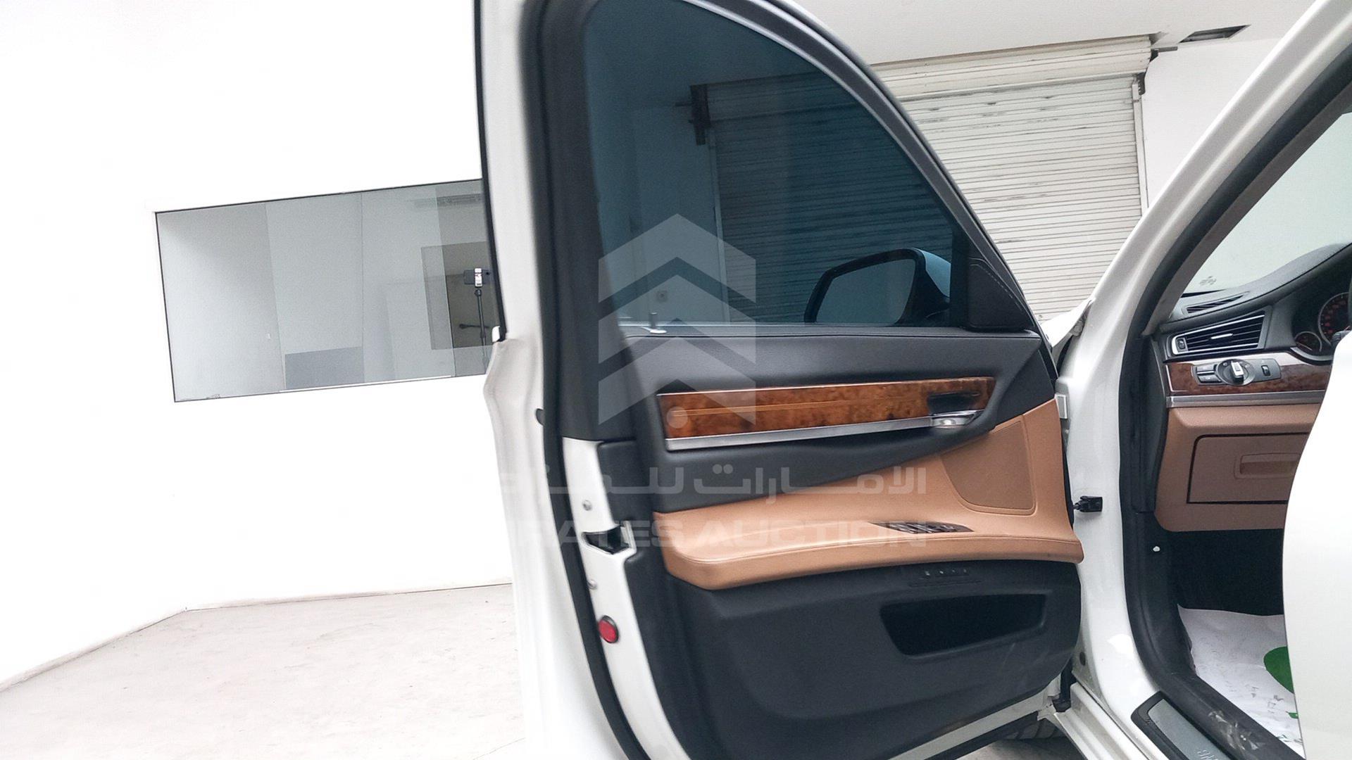 2014 BMW 730 VIN: WBAYE2102ED309335