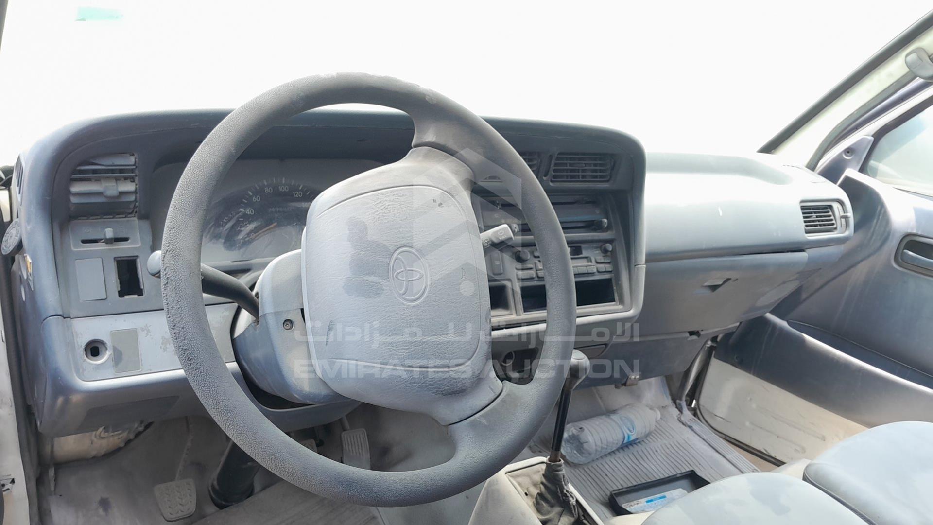 2003 TOYOTA HIACE VIN: JT4ZR119537010325