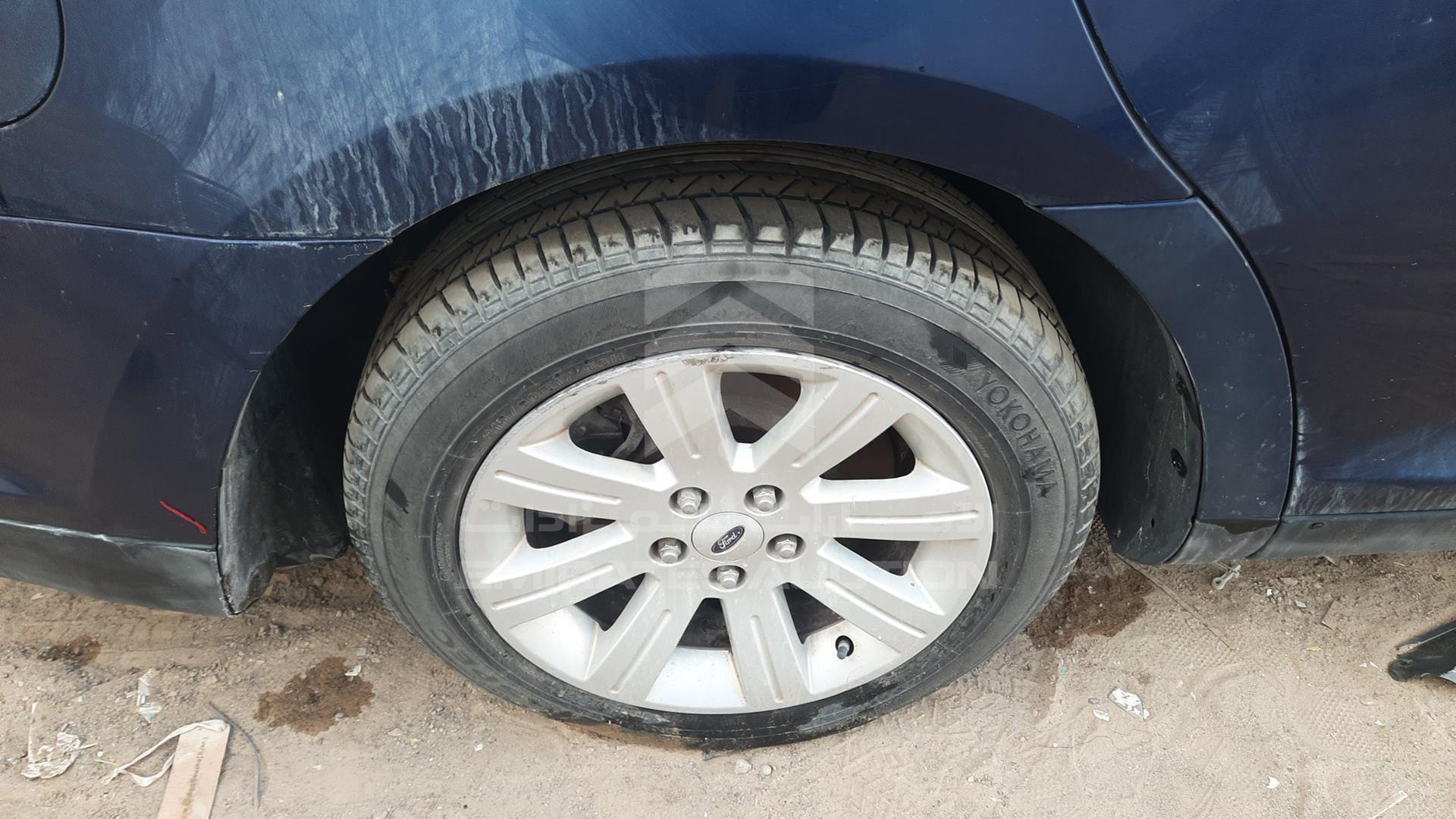 2011 FORD TAURUS VIN: 1FAHP2DW5BG137766