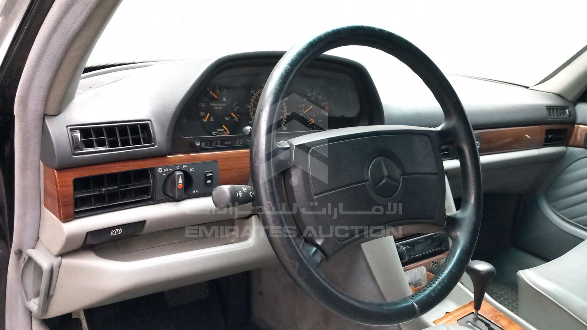 1991 MERCEDES SE 300 VIN: WDBCA24D7MA590747