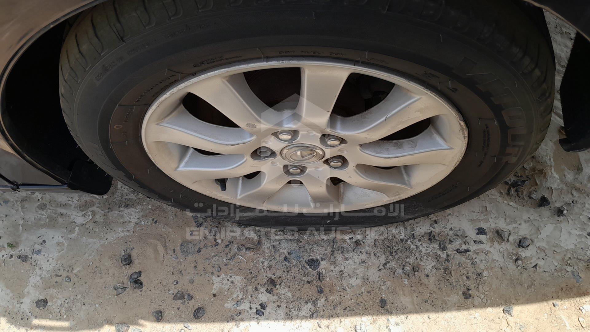 2005 LEXUS ES 330 VIN: JTHBA30G455082697