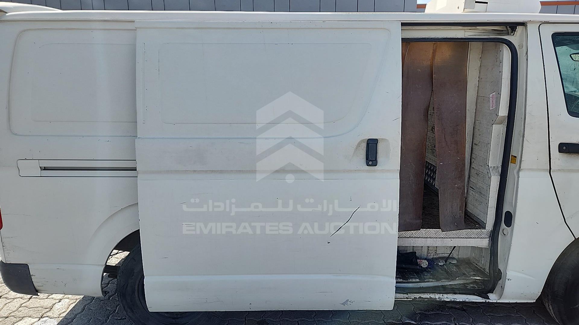 2009 TOYOTA HIACE VIN: JTFHX02P190043646