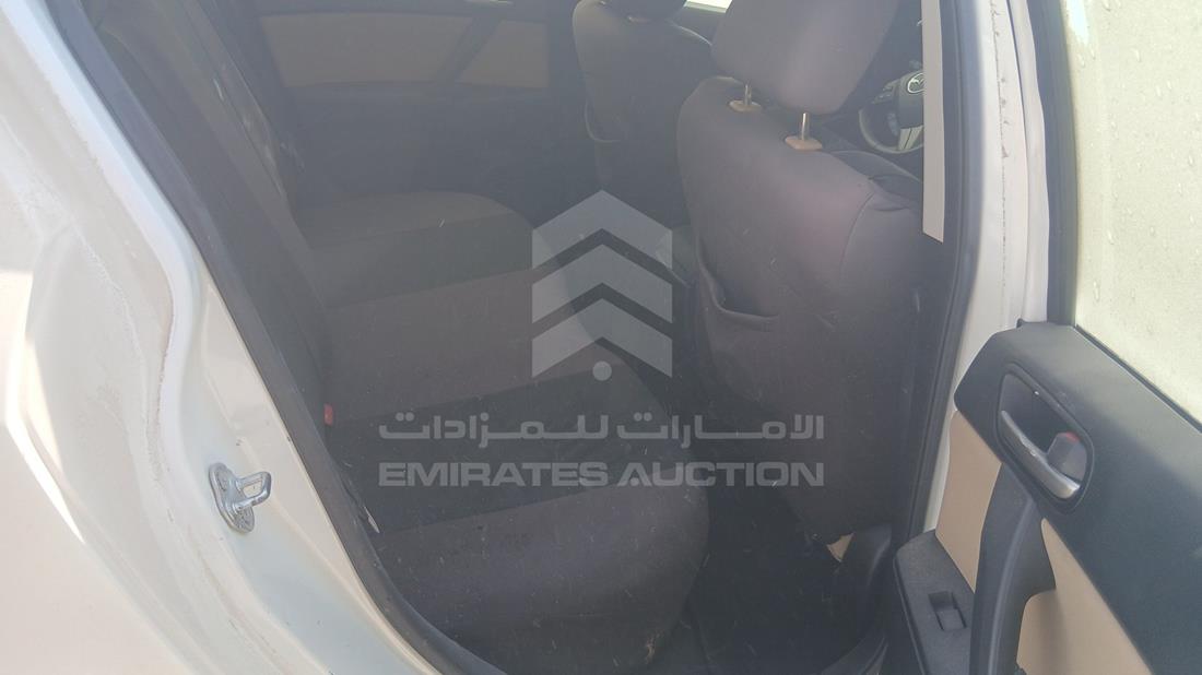 مازدا 3 2013 — زاوية الراكب الخلفي اليمنى — صورة 20